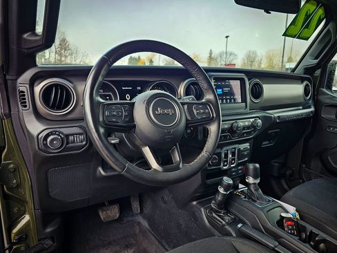 Certified 2022 Jeep Wrangler Willys image 12