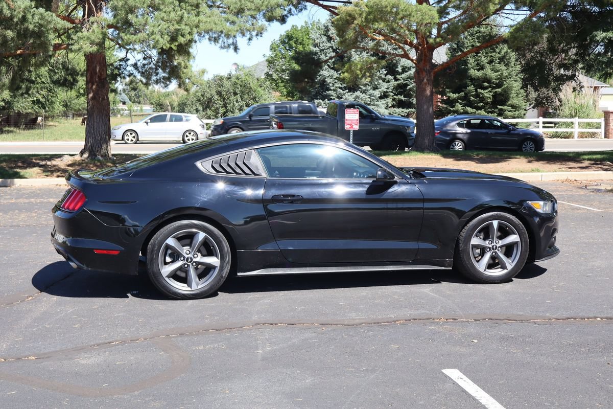 Used 2016 Ford Mustang Coupe w/ Equipment Group 051A RWD image 4
