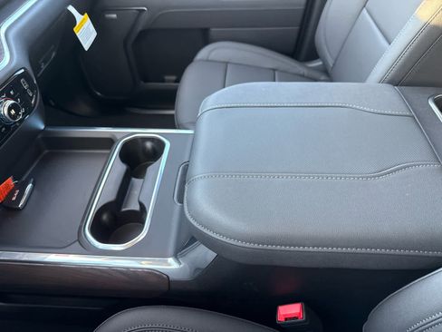 New 2026 GMC Sierra 2500 SLT w/ SLT Premium Package image 23