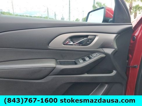 Used 2023 Chevrolet Traverse LT image 20