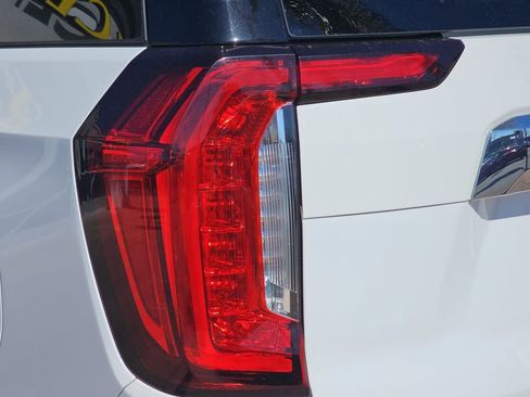 Used 2024 GMC Yukon XL SLT image 43