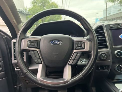 Used 2019 Ford Expedition Platinum RWD image 16
