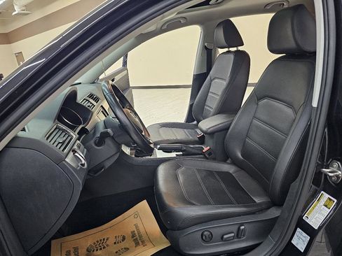 Used 2019 Volkswagen Passat Wolfsburg Edition image 17