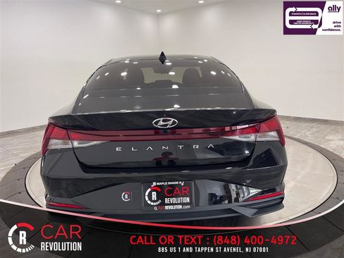 Used 2022 Hyundai Elantra SEL w/ Convenience Package FWD image 6