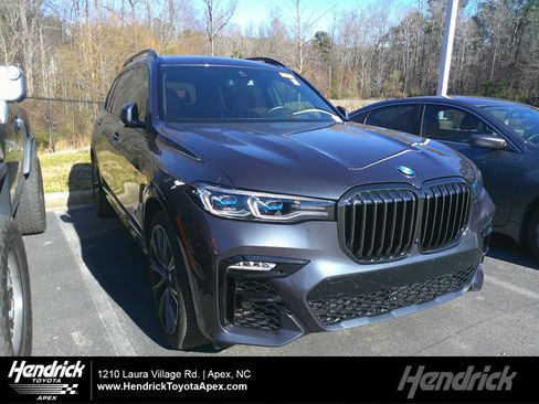 Used 2022 BMW X7 M50i w/ Dynamic Handling Package image 1