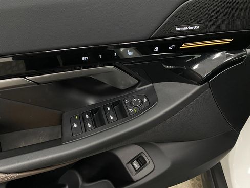 Certified 2024 BMW 530i xDrive w/ Convenience Package image 31