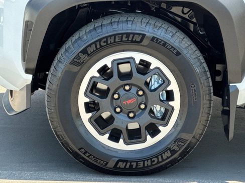 Certified 2025 Toyota 4Runner TRD Off-Road Premium AWD/4WD image 34