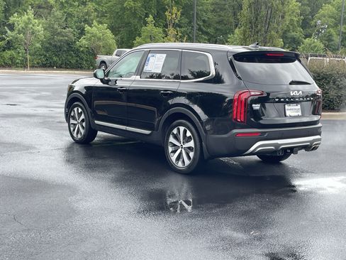 Used 2022 Kia Telluride EX w/ EX Premium Package FWD image 7