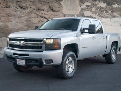 Used 2010 Chevrolet Silverado 1500 LTZ w/ Max Trailering Pack AWD/4WD image 10