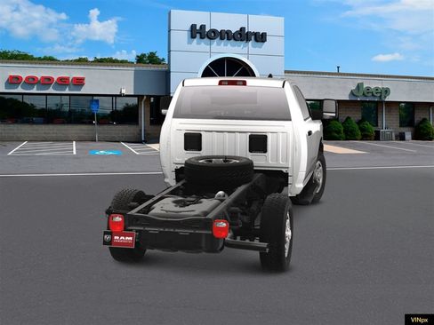 Used 2024 RAM 3500 Tradesman AWD/4WD image 14