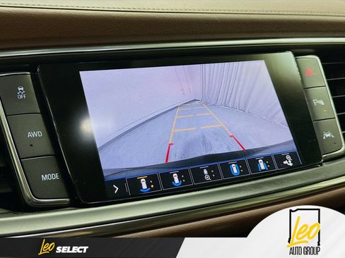 Used 2021 Buick Enclave Avenir w/ Avenir Technology Package AWD/4WD image 17
