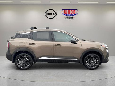 New 2026 Nissan Kicks SR w/ Cold Weather Package AWD/4WD image 2