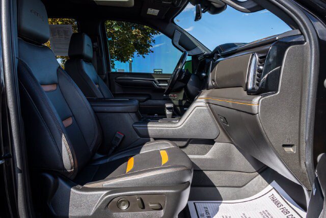 Used 2022 GMC Sierra 1500 AT4 w/ Technology Package AWD/4WD image 7