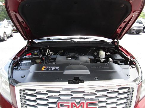 Used 2019 GMC Yukon Denali w/ Denali Ultimate Package AWD/4WD image 41