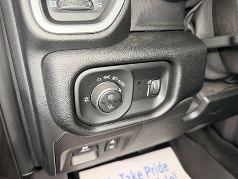 Used 2022 RAM 1500 Big Horn AWD/4WD image 17