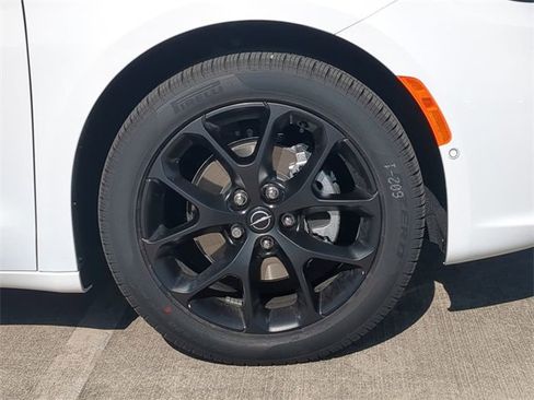 New 2026 Chrysler Pacifica Select w/ S Appearance Package image 11