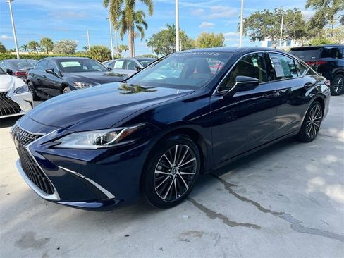 Certified 2025 Lexus ES 300h w/ Premium Package image 3