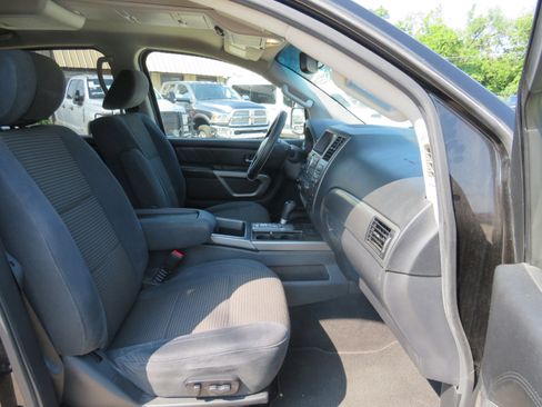 Used 2015 Nissan Armada SV image 19