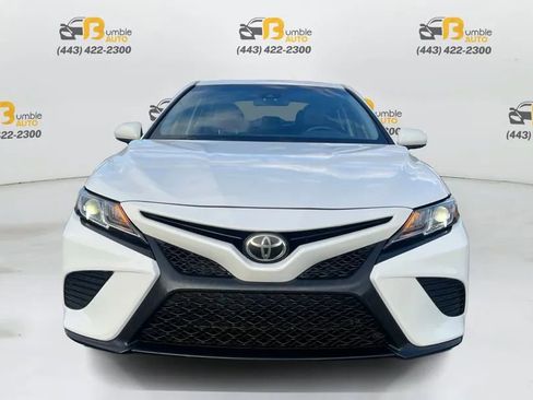 Used 2018 Toyota Camry L image 2