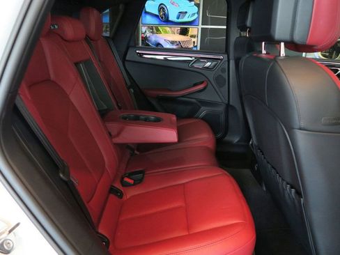 Used 2023 Porsche Macan image 39