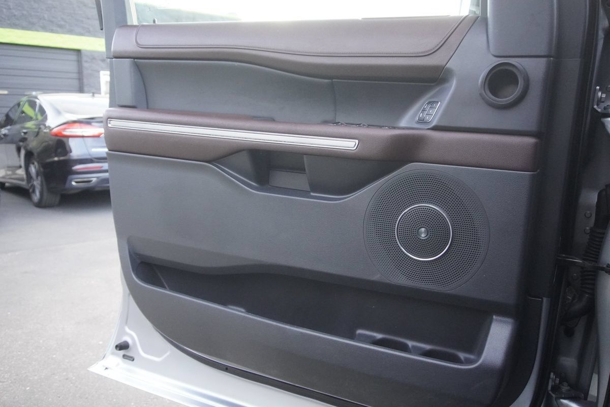 Used 2022 Ford Expedition Max Limited AWD/4WD image 22