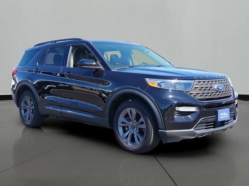 Certified 2022 Ford Explorer XLT w/ Equipment Group 202A AWD/4WD image 4