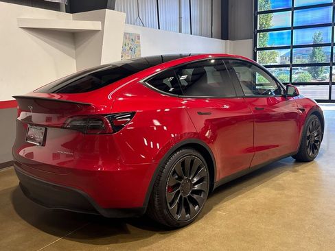 Used 2023 Tesla Model Y Performance AWD/4WD image 39