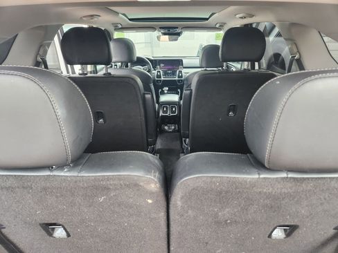 Used 2022 Kia Sorento SX image 10