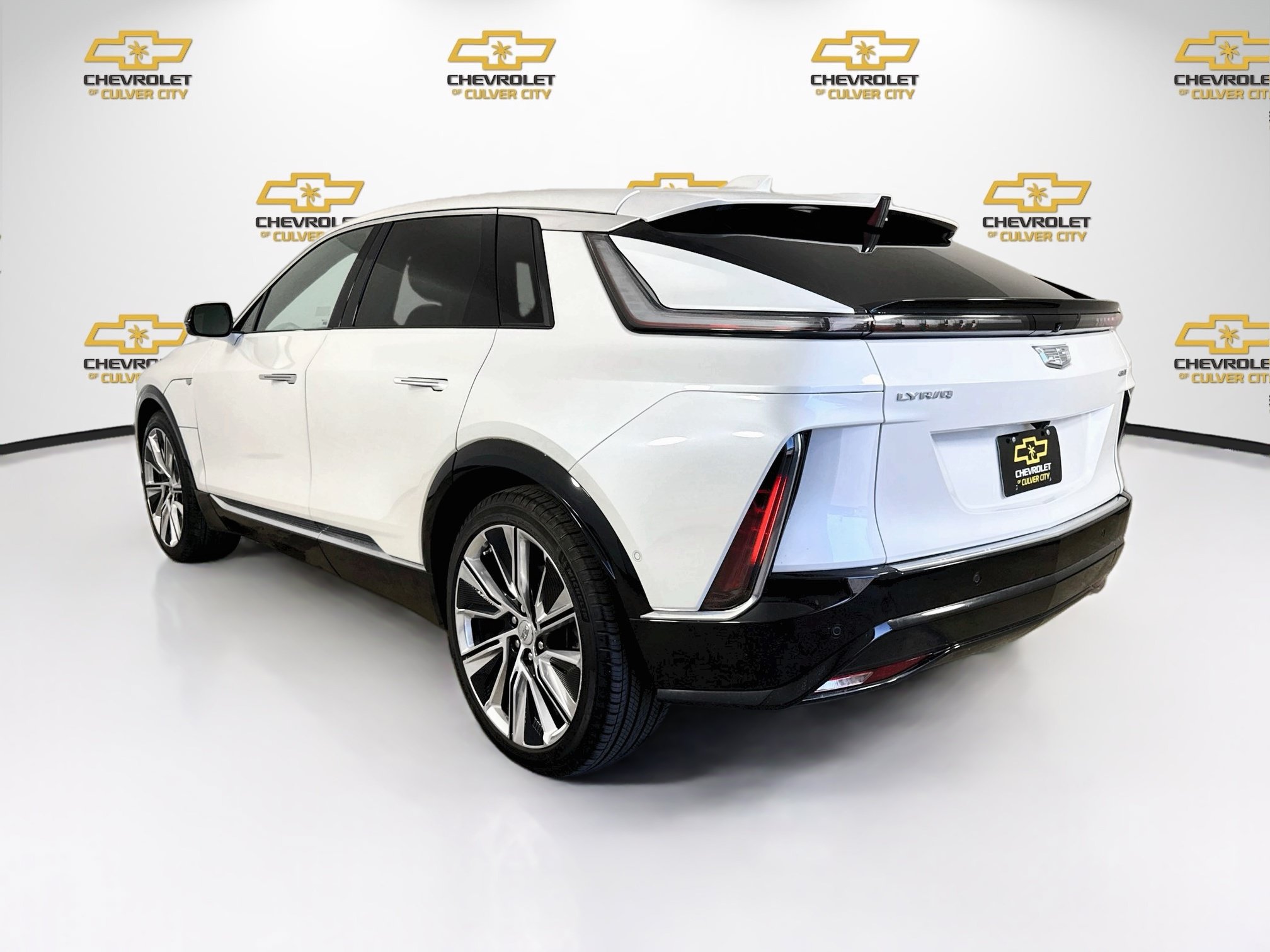 Used 2024 Cadillac Lyriq Luxury RWD image 6