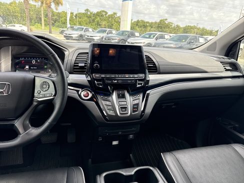 Certified 2023 Honda Odyssey Elite image 22