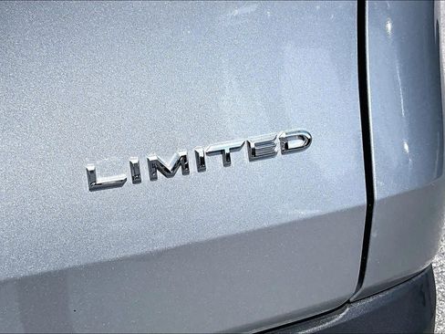 Used 2024 Toyota Grand Highlander AWD image 10