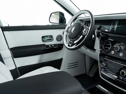 Certified 2026 Rolls-Royce Phantom Sedan RWD image 34