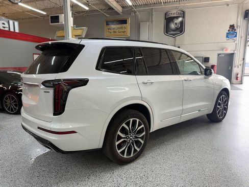 Used 2025 Cadillac XT6 Sport w/ LPO, Floor Liner Package AWD/4WD image 5