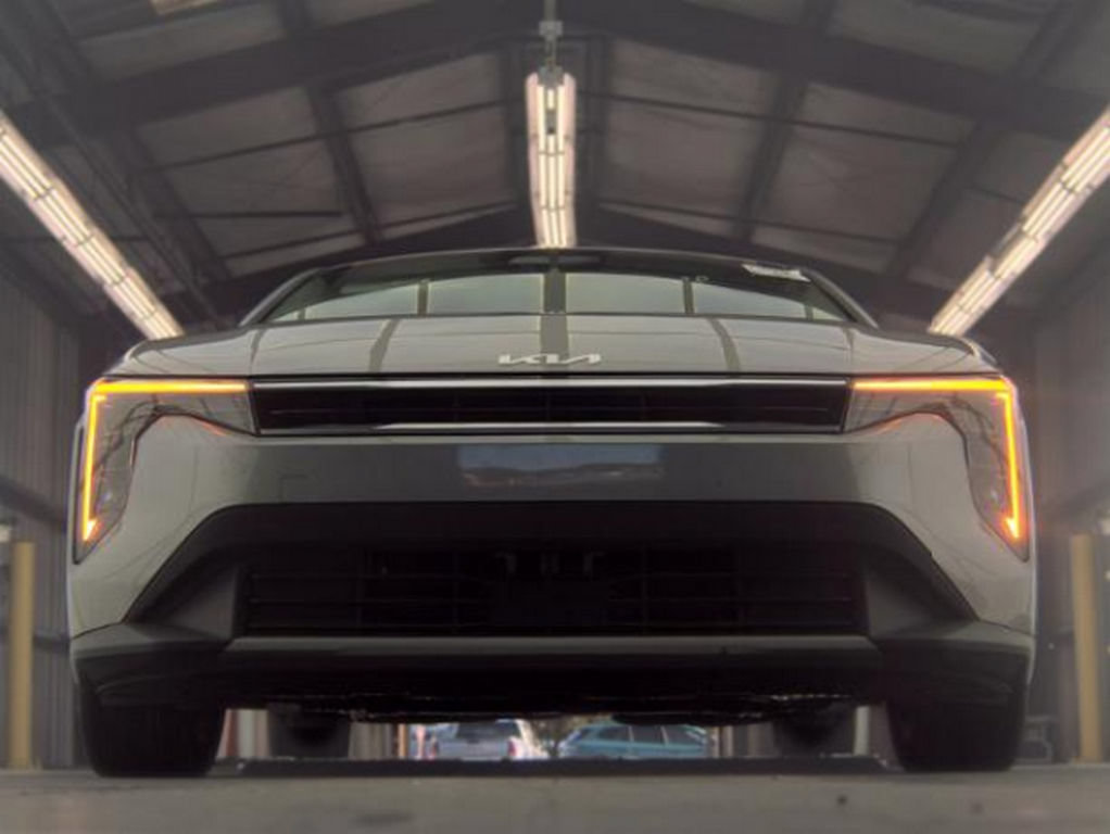 Used 2025 Kia K4 EX FWD image 3