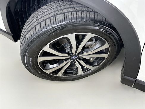 Used 2023 Subaru Forester Limited image 24