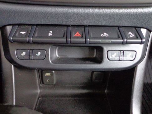 Used 2017 Chevrolet Colorado Z71 w/ Z71 Midnight Edition image 22