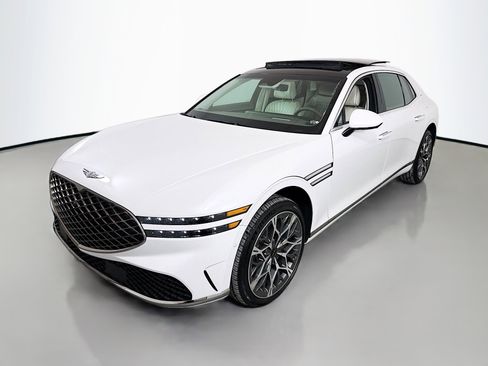 Used 2025 Genesis G90 3.5T image 3
