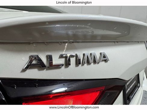 Used 2020 Nissan Altima 2.5 Platinum image 21