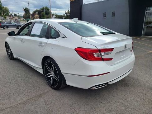 Used 2022 Honda Accord Touring image 10