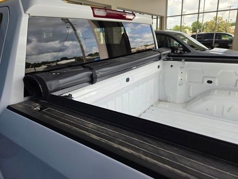 Used 2024 Chevrolet Silverado 1500 LT image 10