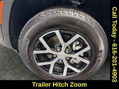 Used 2024 Jeep Grand Cherokee Limited w/ Luxury Tech Group II image 24