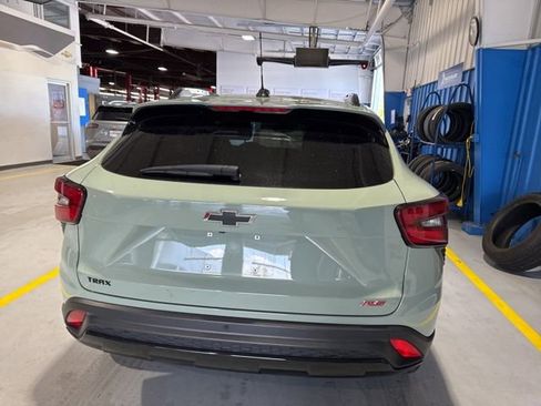 Used 2024 Chevrolet Trax RS w/ Driver Confidence Package FWD image 5