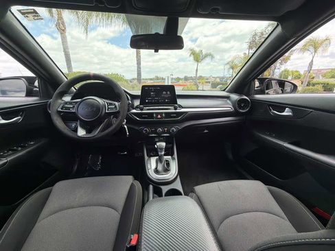 Used 2023 Kia Forte LX FWD image 3
