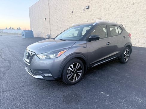 Used 2020 Nissan Kicks SR image 1