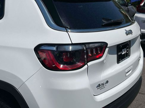 Used 2025 Jeep Compass Limited AWD/4WD image 8