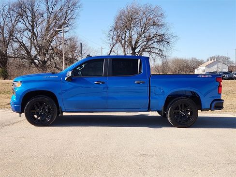 Used 2022 Chevrolet Silverado 1500 Custom image 4