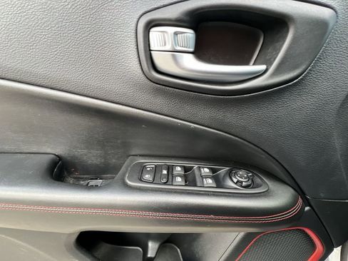 Used 2020 Jeep Compass Trailhawk image 23