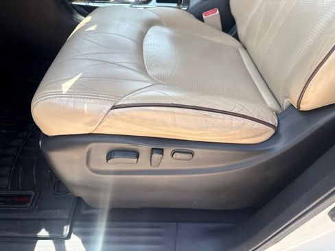 Used 2019 Nissan Armada Platinum w/ Captain's Chairs Package RWD image 23