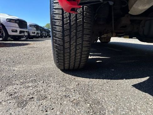 Used 2016 RAM 1500 Laramie w/ Convenience Group AWD/4WD image 9
