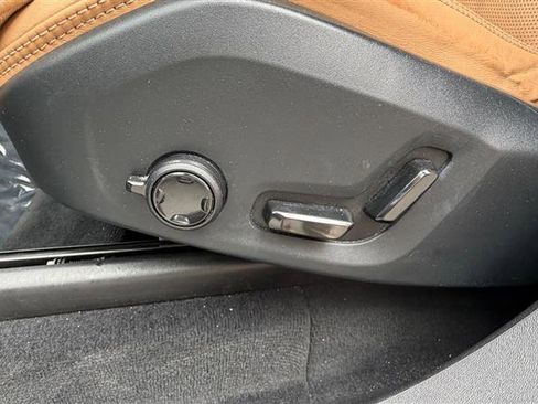 Used 2016 Volvo XC90 T8 Inscription w/ Vision Package image 31